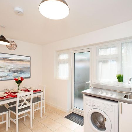 Stunning Four Bedroom House Close To Excel, O2 & Central London With Free Parking Luaran gambar
