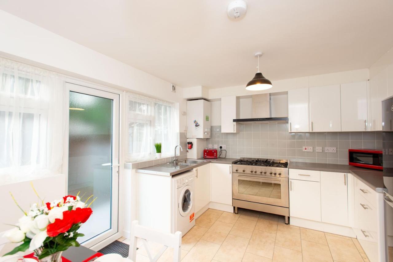 Stunning Four Bedroom House Close To Excel, O2 & Central London With Free Parking Luaran gambar