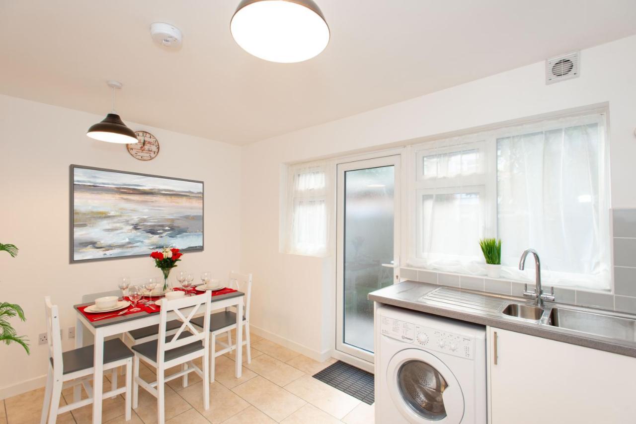 Stunning Four Bedroom House Close To Excel, O2 & Central London With Free Parking Luaran gambar